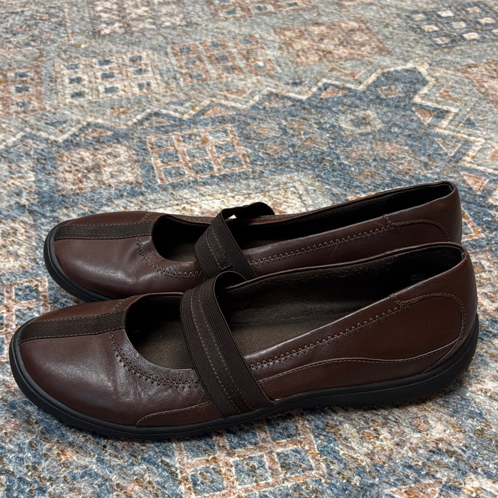 Clarks Women's Dark Brown Flats